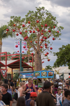 We need a hero! Chamber pledges bronze statue to saviour of Broome Christmas Party in 2017